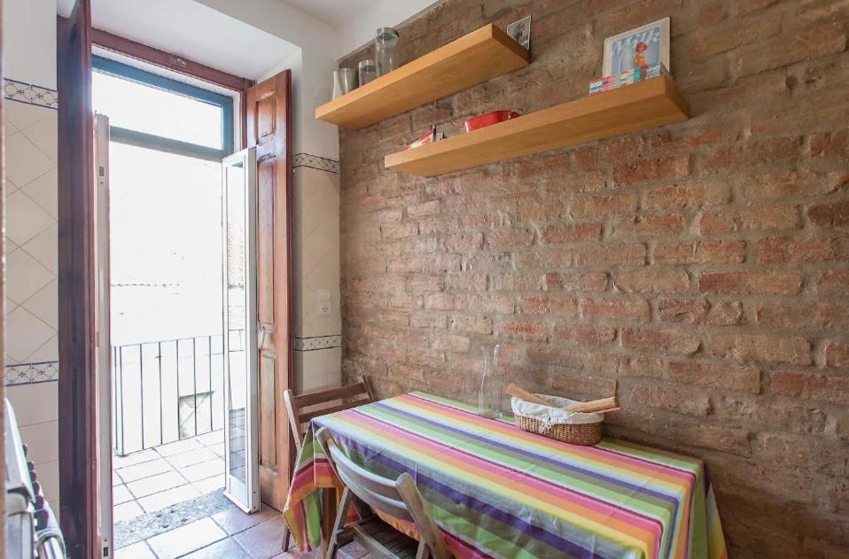Apartment Gorgeous River View In Alfama Lisbon